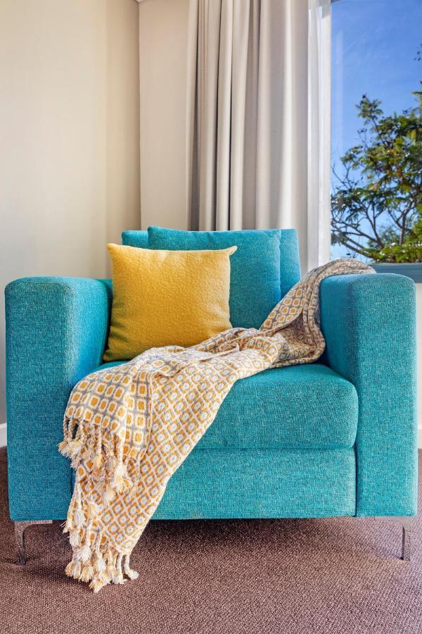 'top Horizons' Style With Pool & Ocean Views Darwin