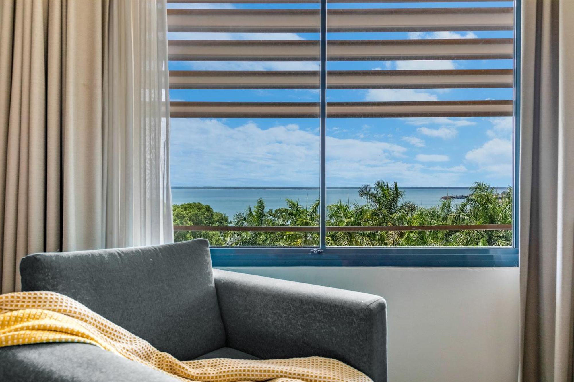 'top Horizons' Style With Pool & Ocean Views